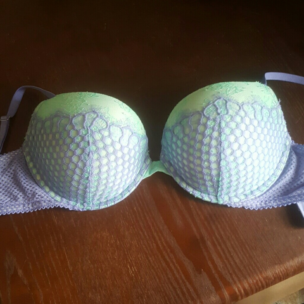 Victoria's Secret push up bra 34 DD